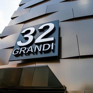 Grandi 32